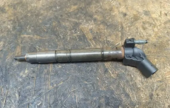 Audi A6 S6 C7 4G Fuel injector 059130277CR