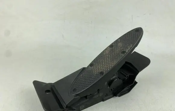 Mini Cooper Countryman F60 Accelerator throttle pedal 6889813