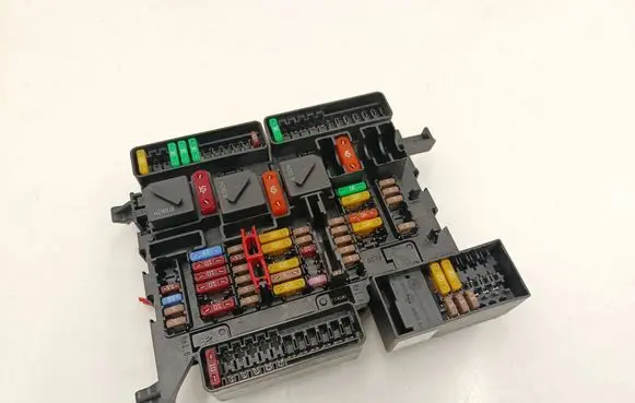 BMW 2 F46 Fuse module 9270356 E0000890 7430060822