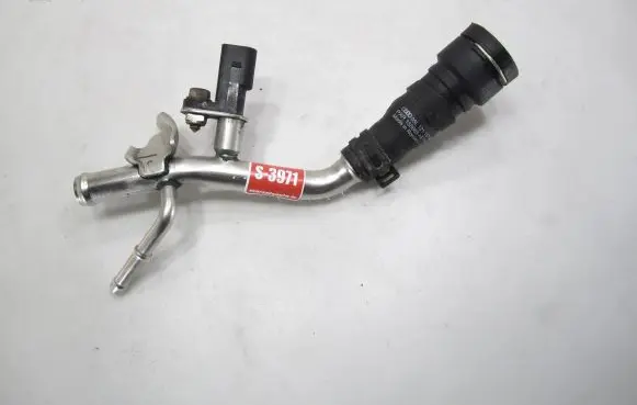 Volkswagen Caddy Engine coolant pipe/hose 05L121157AK R158669