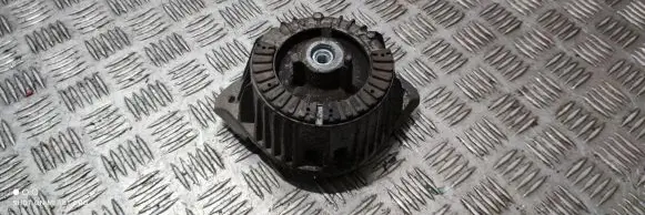Mercedes-Benz E W212 Engine mount bracket A2042405017