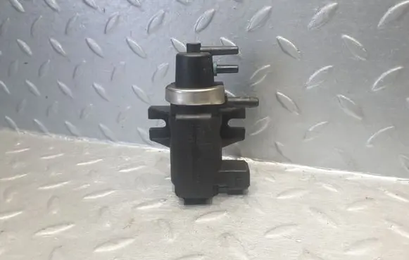 BMW 5 E60 E61 Turbo solenoid valve 72279600 2247906