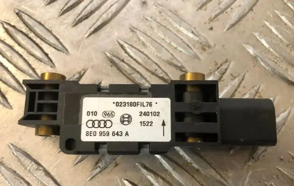 Audi A4 S4 B6 8E 8H Airbag deployment crash/impact sensor 8E0959643A 240102 023180FLL76