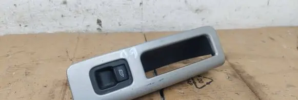 Volvo V50 Electric window control switch 8663819 5SW467