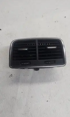 Rear air vent grill