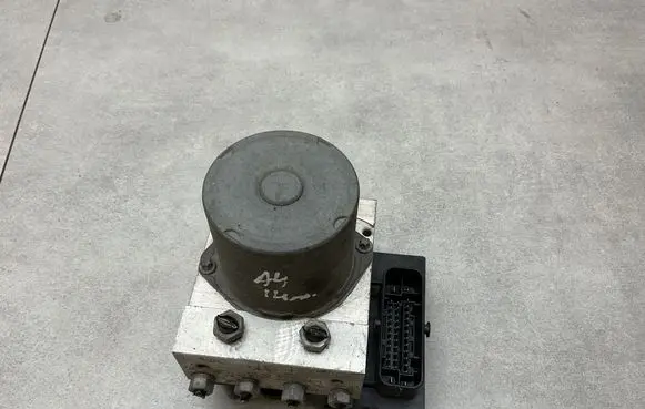 Audi A4 S4 B8 8K ABS Pump 8K0907379CM