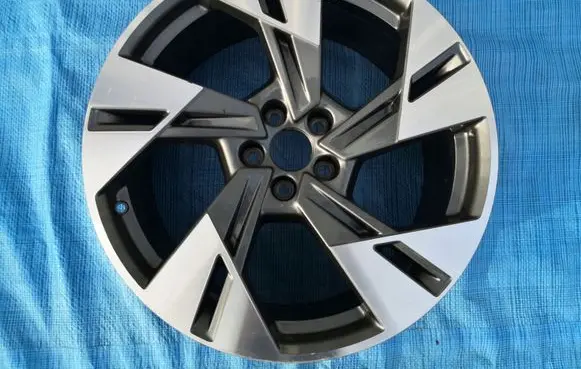 Audi Q4 Sportback e-tron R20 alloy rim 4KE601025T