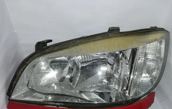 Opel Zafira A Headlight/headlamp 67716831