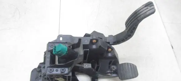 Renault Trafic III (X82) Brake pedal 465016415R