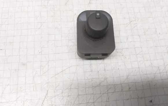 Audi A4 S4 B7 8E 8H Wing mirror switch 8E0959565