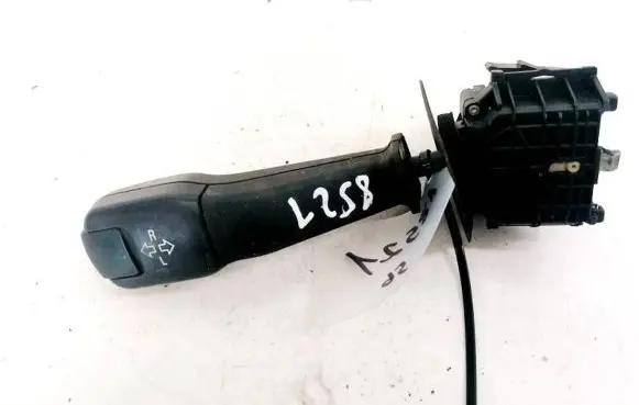 BMW 5 E39 Indicator stalk 8352172 01100410
