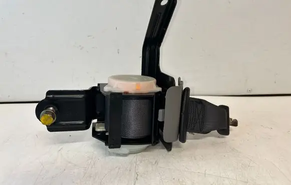 Honda CR-V Middle seatbelt (rear) N1946