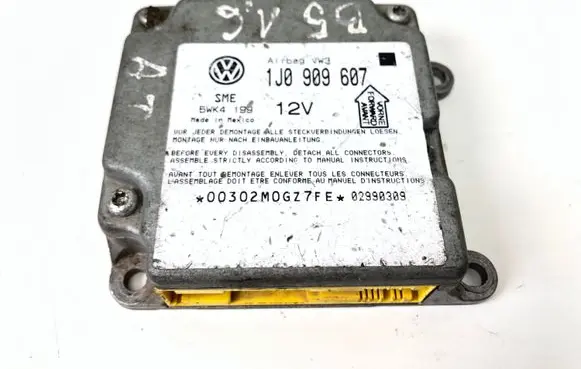 Volkswagen PASSAT B5 Airbag control unit/module 1J0909607