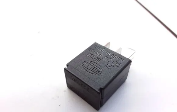 Volvo S80 Hazard warning light relay 9441161 4RD00781400