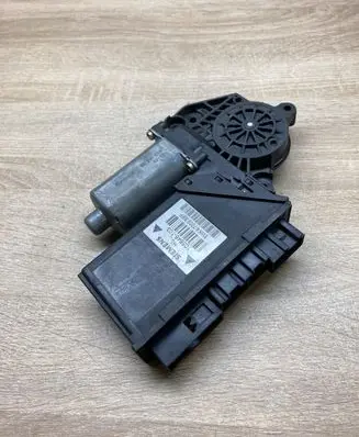 Audi A4 S4 B6 8E 8H Front door window regulator motor 105848103 5WK47009BBF