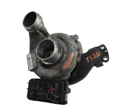 Mercedes-Benz E W212 Oil pump A6421811201