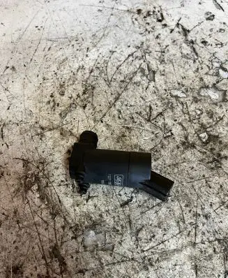 Ford Focus C-MAX Windscreen/windshield washer pump 1S7117K624FD
