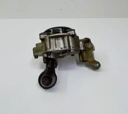 Volkswagen Tiguan Oil pump 03C105Q
