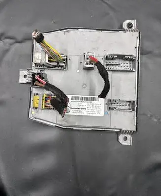 Mercedes-Benz S W222 SAM control unit A2229003916 A2229018301 A1673021701
