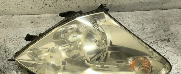 Toyota Corolla Verso AR10 Headlight/headlamp