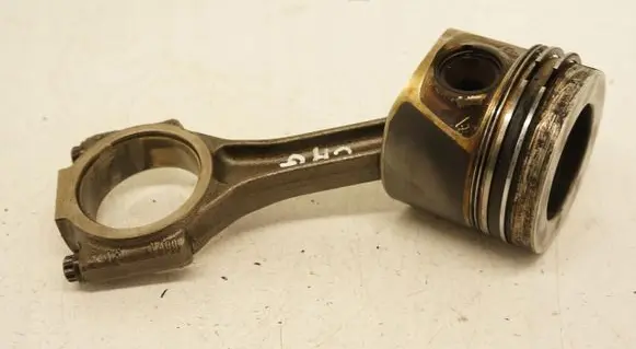Volkswagen Golf VII Piston with connecting rod DFG