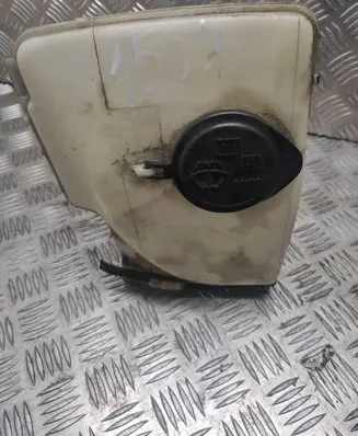 Windshield washer fluid reservoir/tank