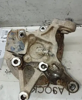 Rear wheel hub spindle/knuckle