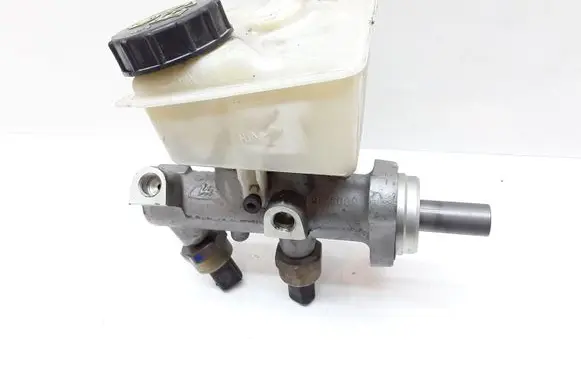Volvo XC70 Master brake cylinder 8646006
