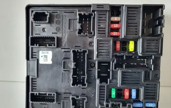 Nissan X-Trail T32 Fuse module 284B75NA0A