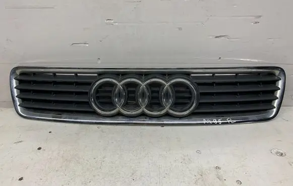 Audi A4 S4 B5 8D Front bumper upper radiator grill 8D0853651R