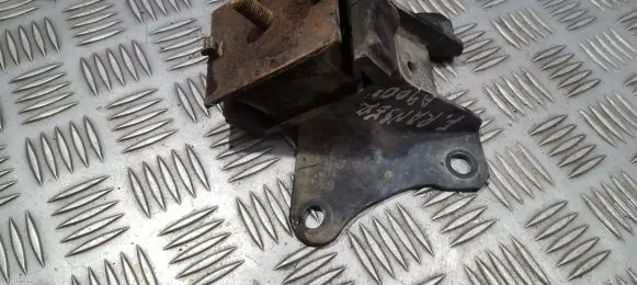 Ford Ranger Engine mount bracket 2-4NR