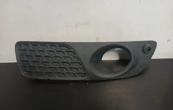 Volvo V70 Front bumper lower grill 30763110 BF3E0