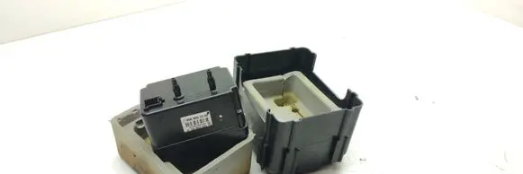 Mercedes-Benz E W212 Central locking vacuum pump 0008003348 A0008000018