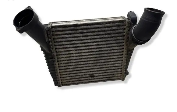 Volkswagen Touareg I Intercooler radiator 7L6145803C