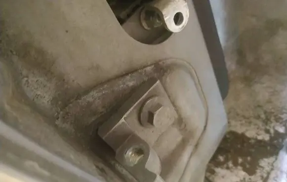 Alfa Romeo 159 Rear door lower hinge