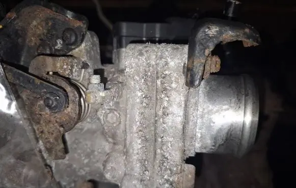 Honda FR-V Throttle valve
