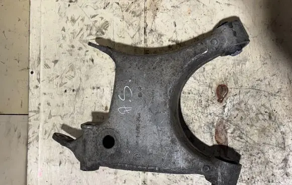 BMW X5 E53 Rear upper control arm/wishbone 1095254
