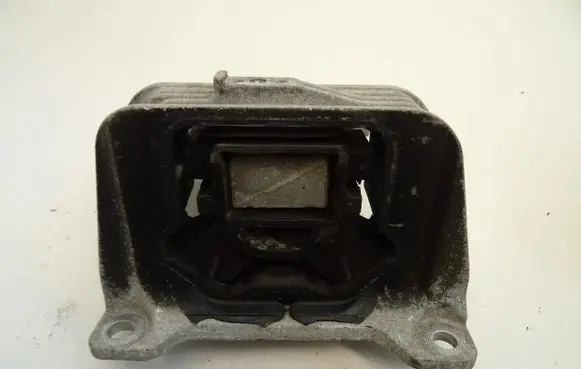 Renault Master III Gearbox mount 112108180R
