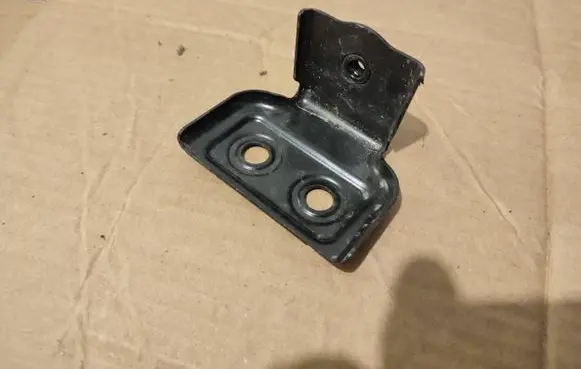 BMW 7 G11 G12 Fender mounting bracket