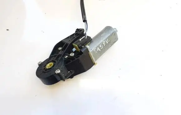 Mercedes-Benz C W203 Seat adjustment motor 0390203207 82064802-4