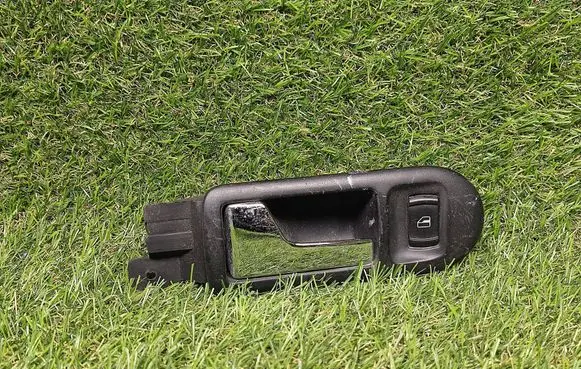 Volkswagen PASSAT B5.5 Front door interior handle 3B2837113