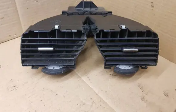 Volkswagen Eos Dash center air vent grill 1Q0819819