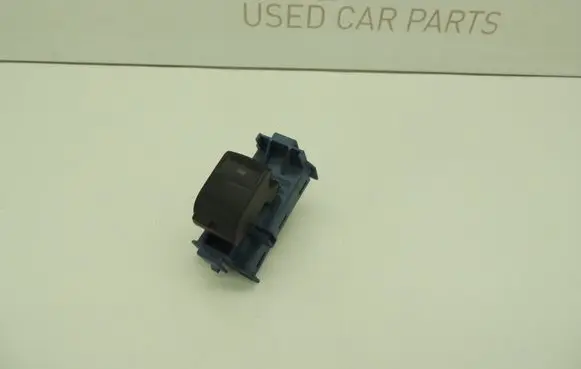 Toyota Avensis T270 Tailgate glass/window release handle 