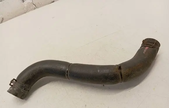 Mitsubishi Endeavor Engine coolant pipe/hose
