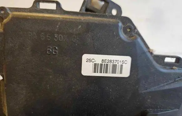 Audi A4 S4 B6 8E 8H Front door lock 8E2837015C