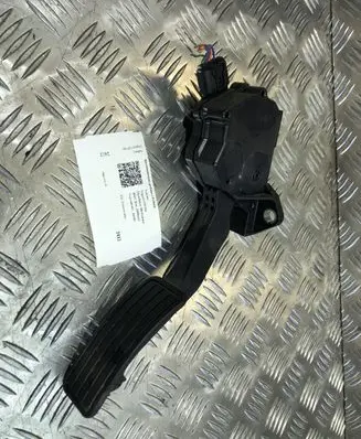 Subaru Legacy Accelerator throttle pedal 36010AG140