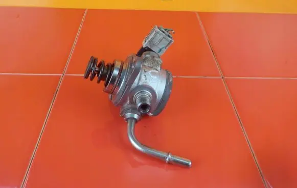 Volvo S60 In-tank fuel pump 31392104 6MB42 102