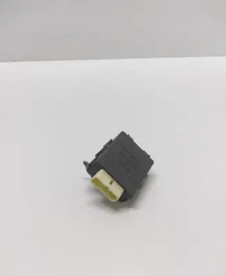 Toyota Avensis T270 Door control unit/module 8597020020 0515004140