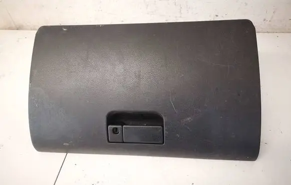 Suzuki Grand Vitara II Glove box 