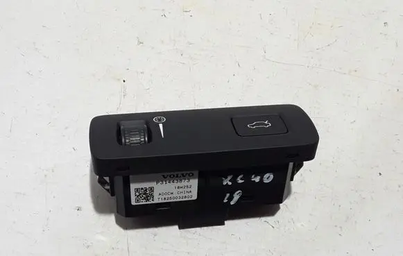 Volvo XC40 Tailgate opening switch 31443873